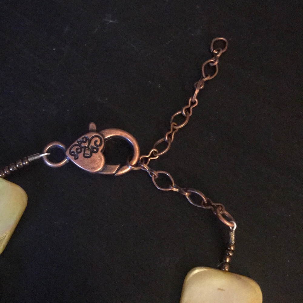 Handcrafted Mother of pearl bracelet butter yellow - Picture 3 of 4